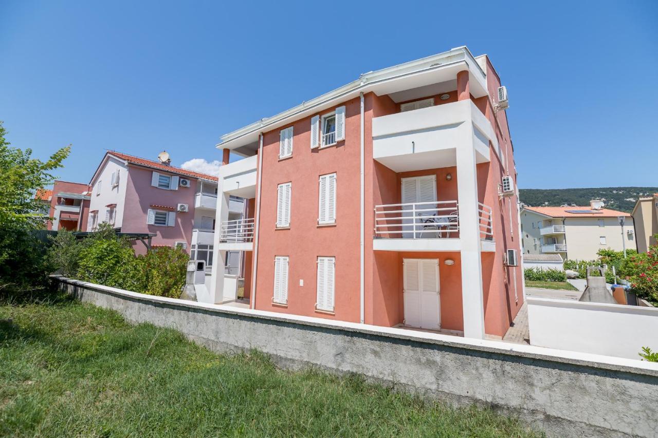 Apartments Melania & Antonia Башка Екстер'єр фото