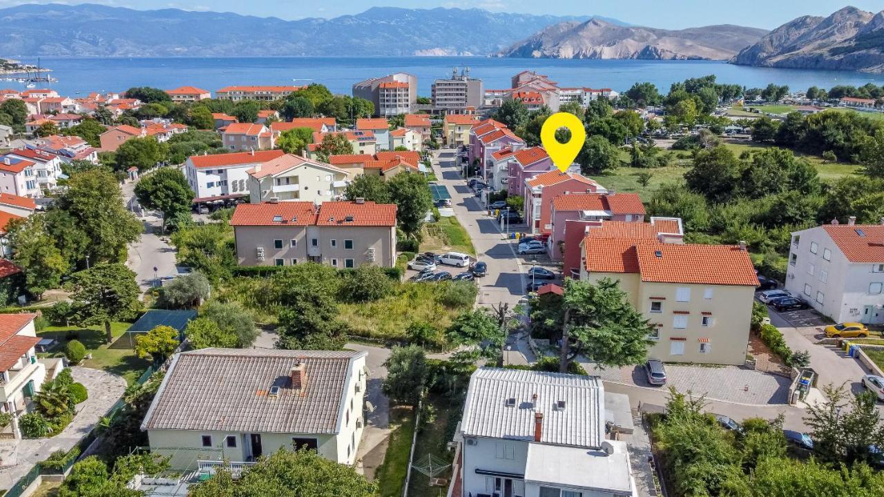 Apartments Melania & Antonia Башка Екстер'єр фото